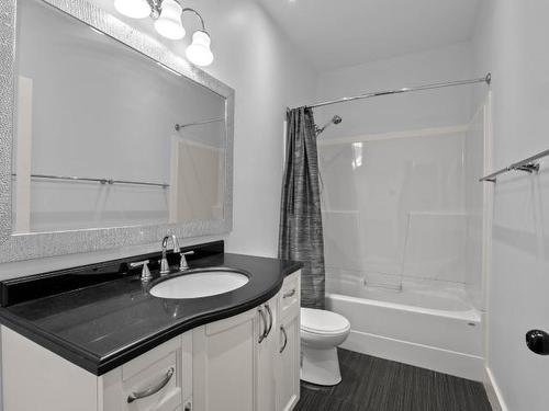 31-460 Azure Place, Kamloops, BC - Indoor Photo Showing Bathroom
