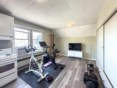 694 Seymour Street, Kamloops, BC - Indoor Photo Showing Gym Room
