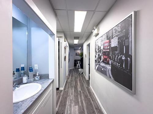 694 Seymour Street, Kamloops, BC - Indoor Photo Showing Bathroom