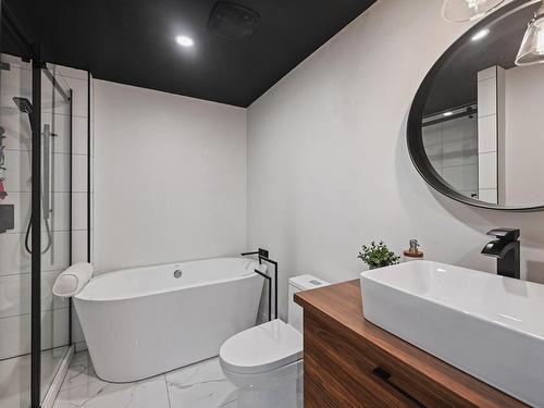 Bathroom - 1011 Rue Paul-Émile-Barbe, Deux-Montagnes, QC - Indoor Photo Showing Bathroom