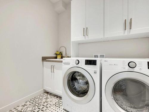 Salle de lavage - 200 Allée Des Weskarinis, Mont-Tremblant, QC - Indoor Photo Showing Laundry Room