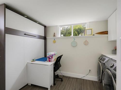 1756-1764 Monteith St, Oak Bay, BC - Indoor Photo Showing Laundry Room