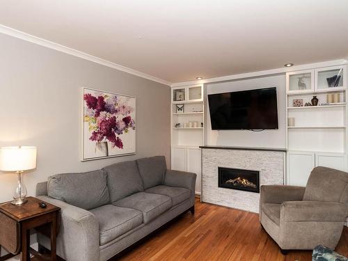 1756-1764 Monteith St, Oak Bay, BC - Indoor Photo Showing Living Room With Fireplace