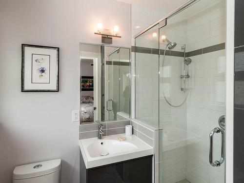 1756-1764 Monteith St, Oak Bay, BC - Indoor Photo Showing Bathroom