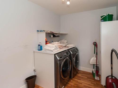 1756-1764 Monteith St, Oak Bay, BC - Indoor Photo Showing Laundry Room