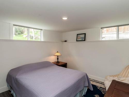 1756-1764 Monteith St, Oak Bay, BC - Indoor Photo Showing Bedroom