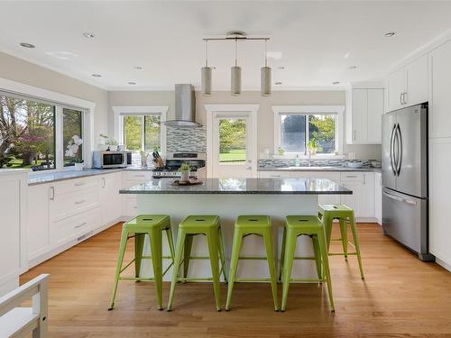 1756-1764 Monteith St, Oak Bay, BC - Indoor Photo Showing Kitchen With Upgraded Kitchen