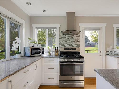 1756-1764 Monteith St, Oak Bay, BC - Indoor Photo Showing Kitchen