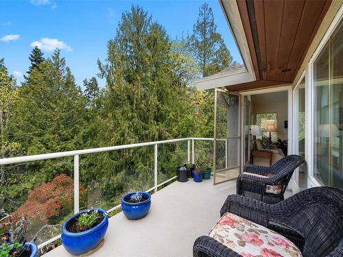 738-6880 Wallace Dr, Central Saanich, BC - Outdoor With Exterior