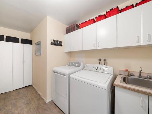 738-6880 Wallace Dr, Central Saanich, BC - Indoor Photo Showing Laundry Room