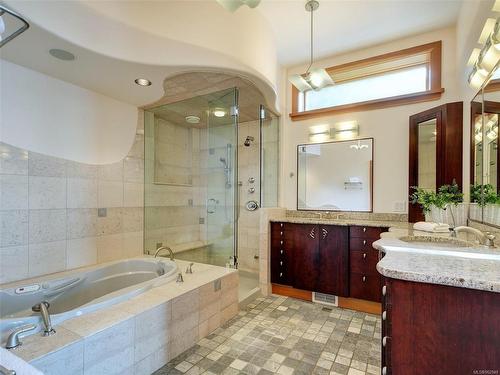 2588 Seaside Dr, Sooke, BC - Indoor Photo Showing Bathroom