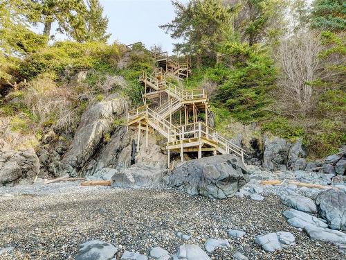 2588 Seaside Dr, Sooke, BC - Outdoor