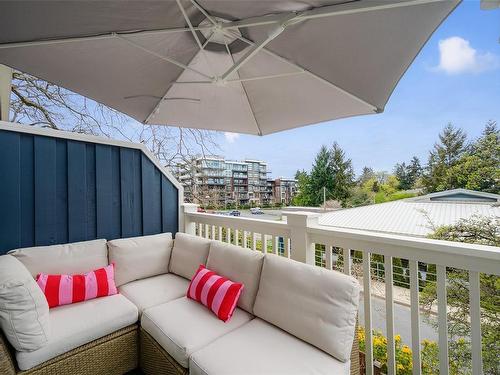 4-4583 Wilkinson Rd, Saanich, BC - Outdoor With Exterior