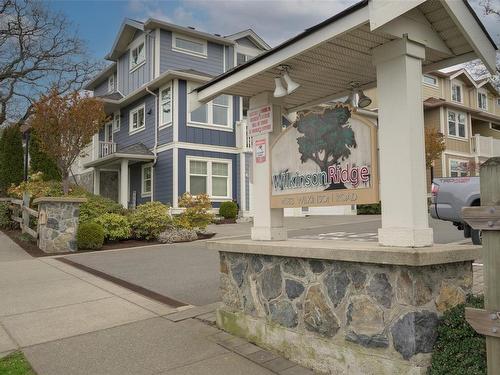 4-4583 Wilkinson Rd, Saanich, BC - Outdoor With Facade