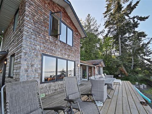 6641 Island Hwy West, Bowser, BC - Outdoor With Deck Patio Veranda