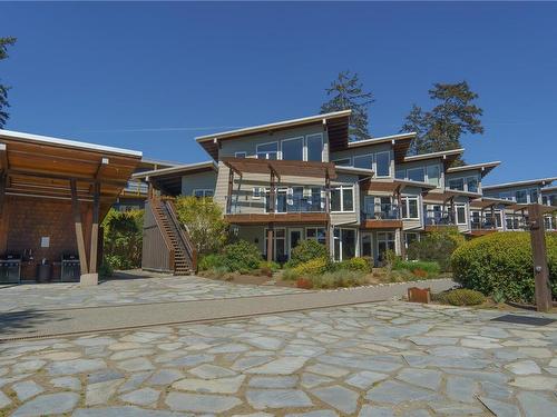 33-1431 Pacific Rim Hwy, Tofino, BC - Outdoor With Balcony