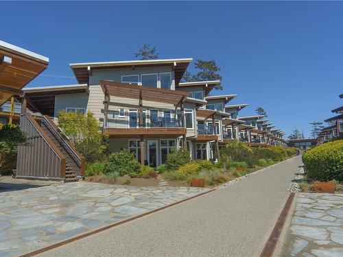 33-1431 Pacific Rim Hwy, Tofino, BC - Outdoor With Balcony