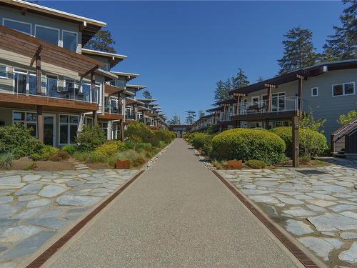 33-1431 Pacific Rim Hwy, Tofino, BC - Outdoor With Balcony