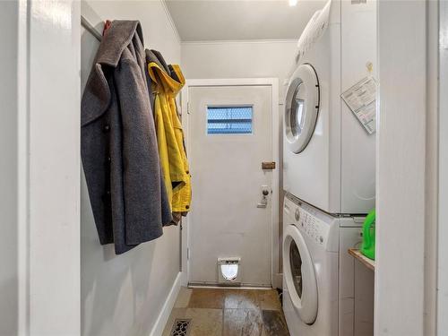 1087 Burnside Rd West, Saanich, BC - Indoor Photo Showing Laundry Room
