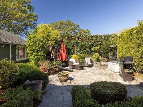 922 Lawndale Ave, Victoria, BC - Outdoor
