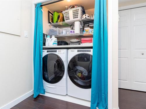 305-7 Gorge Rd West, Saanich, BC - Indoor Photo Showing Laundry Room