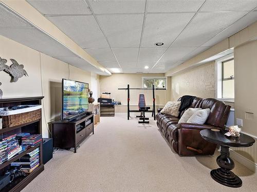 4747 Carloss Pl, Saanich, BC - Indoor Photo Showing Other Room