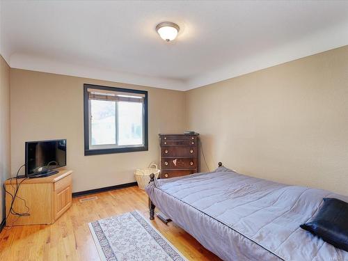 2911 Ilene Terr, Saanich, BC - Indoor Photo Showing Bedroom