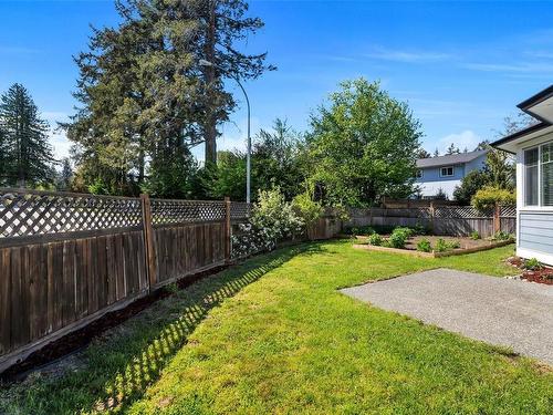 8-3205 Gibbins Rd, Duncan, BC - Outdoor With Backyard
