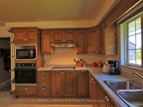 1922 Conc Rd 4 Rd, Adjala-Tosorontio, ON - Indoor Photo Showing Kitchen With Double Sink