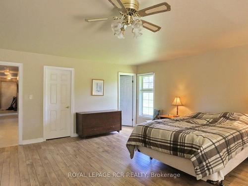 1922 Conc Rd 4 Rd, Adjala-Tosorontio, ON - Indoor Photo Showing Bedroom