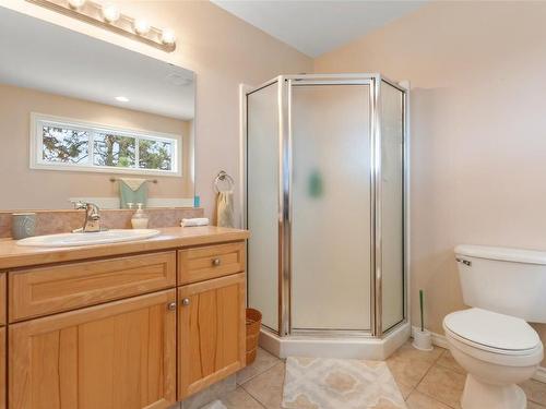 118-705 Balsam Avenue, Penticton, BC - Indoor Photo Showing Bathroom