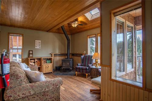 29-10250 Dee Lake Road, Lake Country, BC - Indoor Photo Showing Kitchen With Double Sink