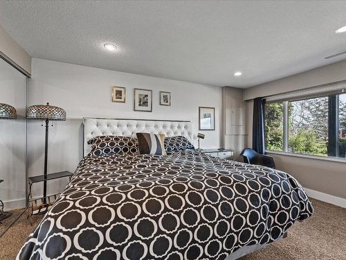 1449 Scott Crescent, West Kelowna, BC - Indoor Photo Showing Bedroom