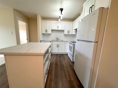 305-4900 Okanagan Avenue, Vernon, BC - Indoor Photo Showing Kitchen With Upgraded Kitchen