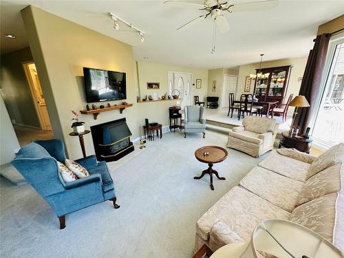 150 Deerview Crescent, Princeton, BC - Indoor Photo Showing Living Room