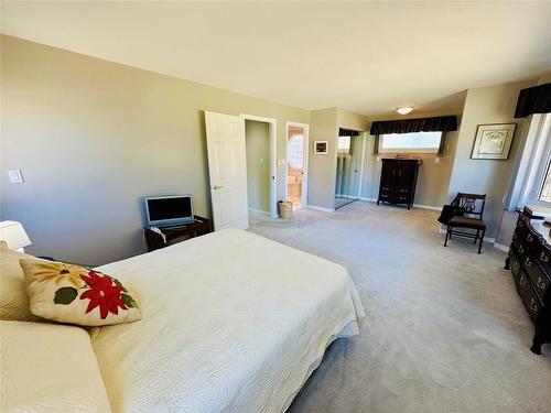150 Deerview Crescent, Princeton, BC - Indoor Photo Showing Bedroom
