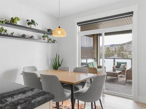 1215 Hume Avenue, Kelowna, BC - Indoor Photo Showing Dining Room