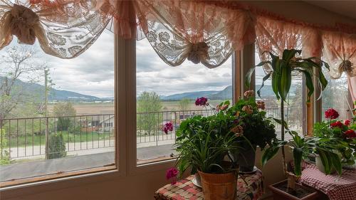 4546 Lansdowne Road, Armstrong, BC - Indoor Photo Showing Other Room