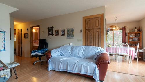 4546 Lansdowne Road, Armstrong, BC - Indoor