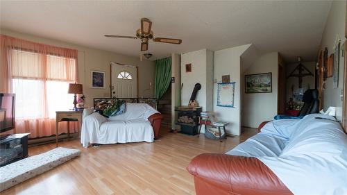 4546 Lansdowne Road, Armstrong, BC - Indoor Photo Showing Bedroom