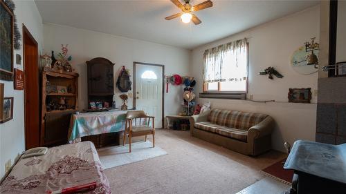 4546 Lansdowne Road, Armstrong, BC - Indoor Photo Showing Other Room