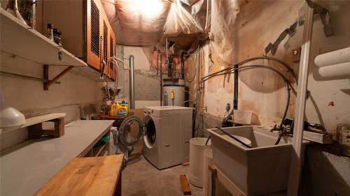 4546 Lansdowne Road, Armstrong, BC - Indoor Photo Showing Laundry Room