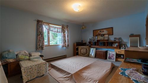 4546 Lansdowne Road, Armstrong, BC - Indoor Photo Showing Bedroom