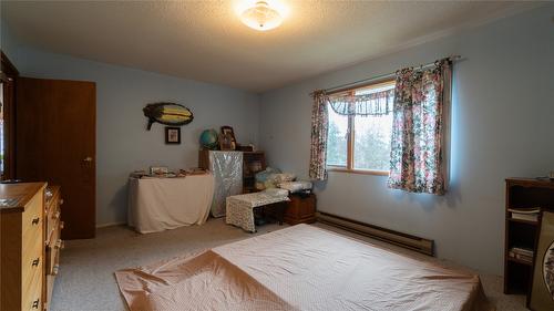 4546 Lansdowne Road, Armstrong, BC - Indoor Photo Showing Bedroom