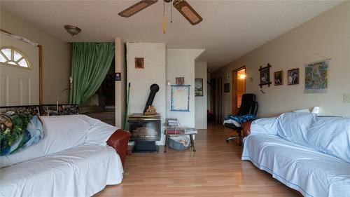 4546 Lansdowne Road, Armstrong, BC - Indoor Photo Showing Bedroom