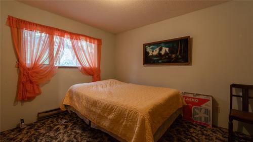 4546 Lansdowne Road, Armstrong, BC - Indoor Photo Showing Bedroom