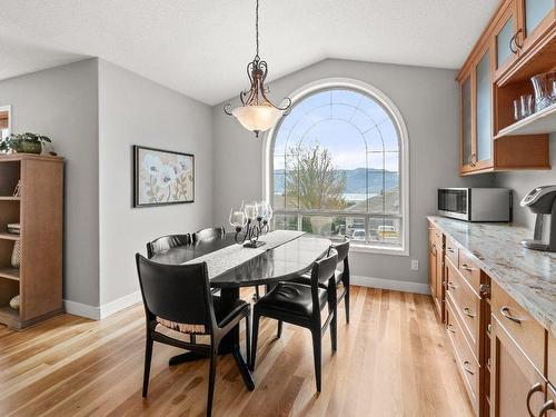 2544 Wild Horse Drive, West Kelowna, BC - Indoor Photo Showing Dining Room