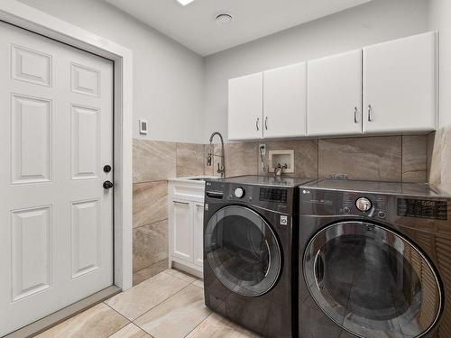 2544 Wild Horse Drive, West Kelowna, BC - Indoor Photo Showing Laundry Room