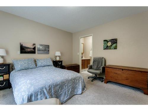 2226 Golf Course Drive, West Kelowna, BC - Indoor Photo Showing Bedroom