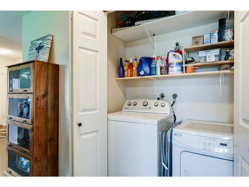 2226 Golf Course Drive, West Kelowna, BC - Indoor Photo Showing Laundry Room